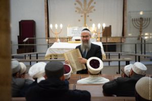 Besuch von Imamen in der Synagoge Hohe Weide Hamburg - Armin Levy Raawi - Jüdisches Magazin